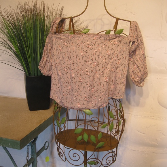 Don't Ask Why Off the Shoulder Crop Top Italy - Picture 1 of 4